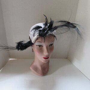 Vintage Hat Dove Gray Cloche with Soaring Black Feathers